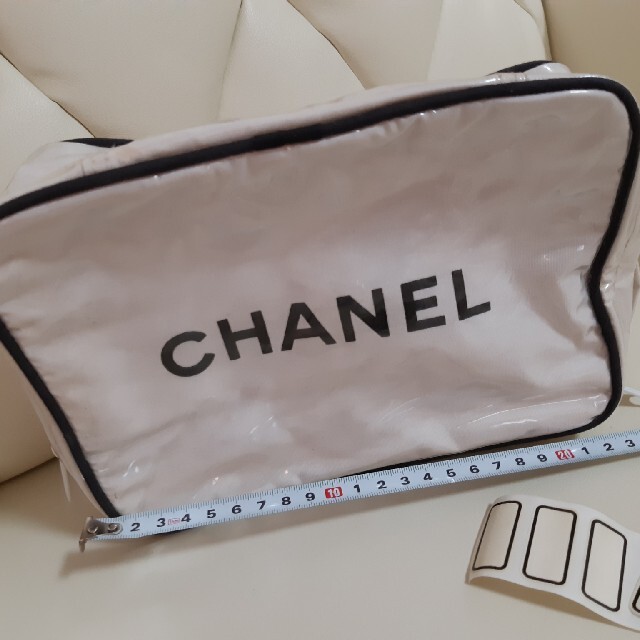 CHANEL/ ビニールポーチとボトル 3