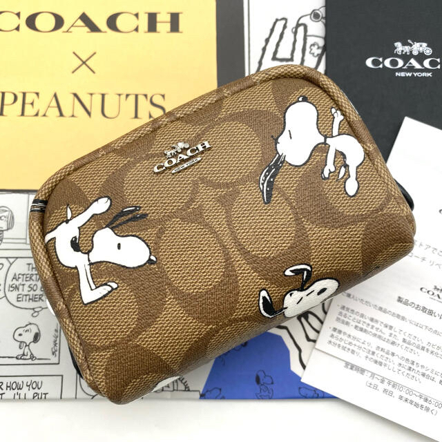 新品未使用 COACH バッグ コーチ コラボ カーキ　スヌーピー柄 ポーチ