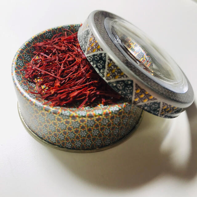 100％ナチュラルピュアイランのサフラン 1g Iran saffron 食品/飲料/酒の食品(調味料)の商品写真