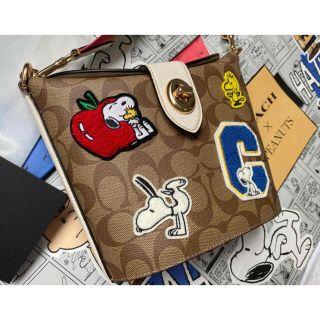 COACH - COACHコーチ X スヌーピーコラボ☆PEANUTSバケツ型ショルダー ...