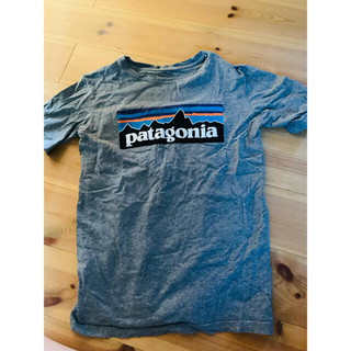 パタゴニア(patagonia)のパタゴニア tシャツ m キッズ 141センチ ノースフェイストートバッグ(Tシャツ/カットソー)