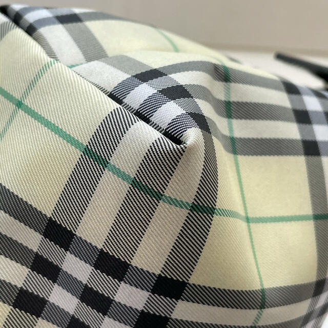 BURBERRY(バーバリー)の良品！！【バーバリー　ノバチェック柄　ポーチ　ハンドバッグ】 レディースのファッション小物(ポーチ)の商品写真