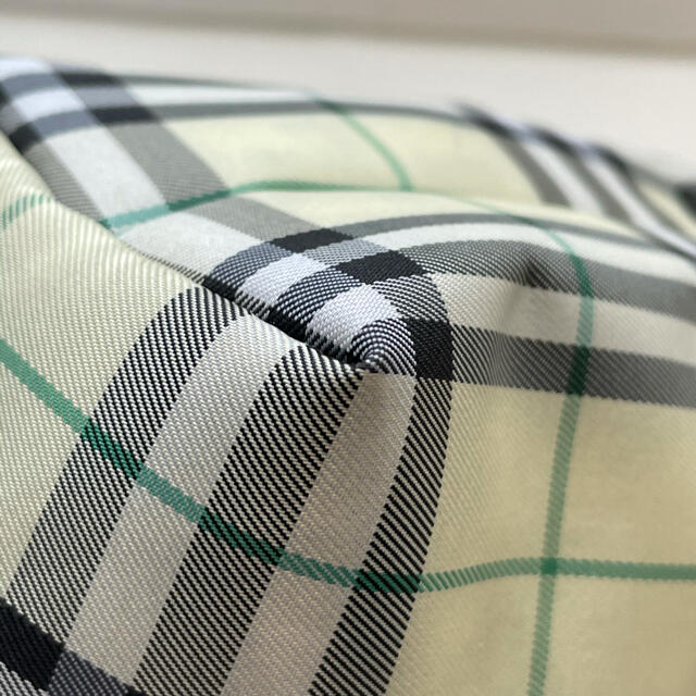 BURBERRY(バーバリー)の良品！！【バーバリー　ノバチェック柄　ポーチ　ハンドバッグ】 レディースのファッション小物(ポーチ)の商品写真