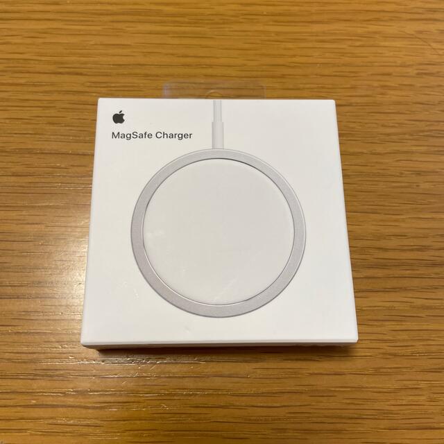 Apple(アップル)のMagSafe スマホ/家電/カメラのスマートフォン/携帯電話(バッテリー/充電器)の商品写真