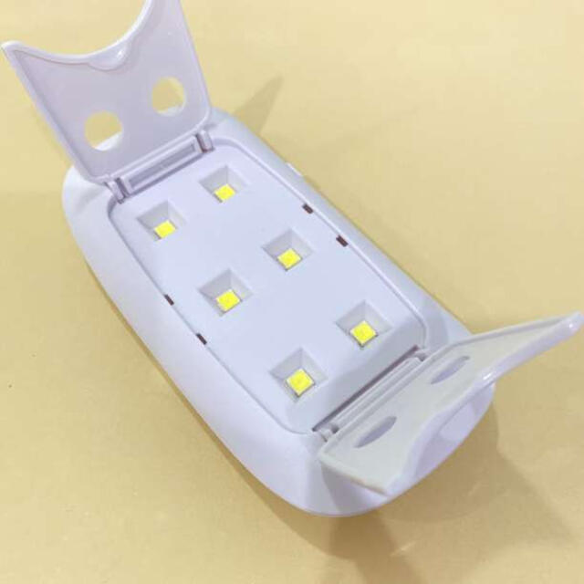 ネイルライト ホワイト ジェルネイル UVライト レジン硬化 LED 白 コスメ/美容のネイル(デコパーツ)の商品写真