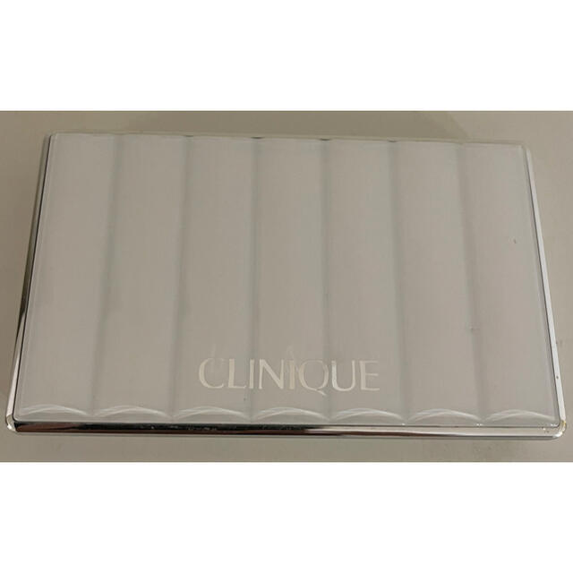 CLINIQUE(クリニーク)のCLINIQUE ファンデーションケース コスメ/美容のコスメ/美容 その他(その他)の商品写真