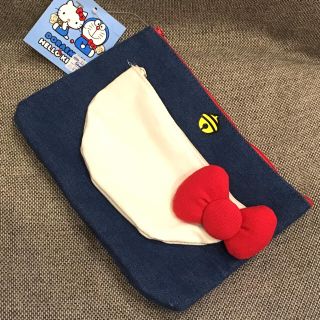 サンリオ(サンリオ)の値下げ！【新品】ドラえもん×ハローキティコラボ デニムポーチ(ポーチ)