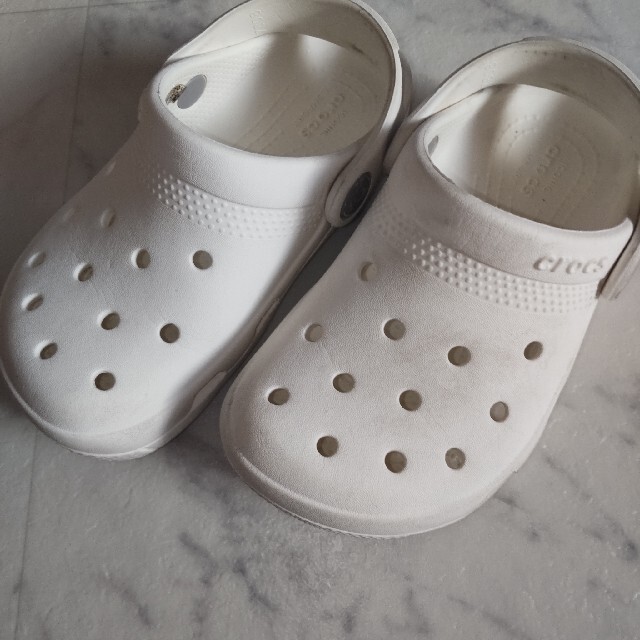 crocs(クロックス)のクロックス サンダル C9 16.5cm キッズ/ベビー/マタニティのキッズ靴/シューズ(15cm~)(サンダル)の商品写真