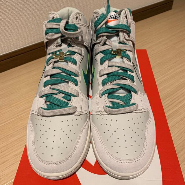 NIKE(ナイキ)のNike Dunk High SE メンズの靴/シューズ(スニーカー)の商品写真