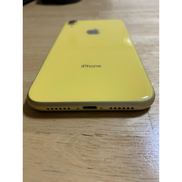 iPhone(アイフォーン)のiPhone XR Yellow 64 GB SIMフリー スマホ/家電/カメラのスマートフォン/携帯電話(スマートフォン本体)の商品写真