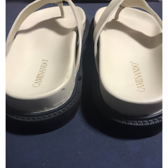 DEUXIEME CLASSE(ドゥーズィエムクラス)のcaminand トングサンダル ホワイト 38 レディースの靴/シューズ(サンダル)の商品写真