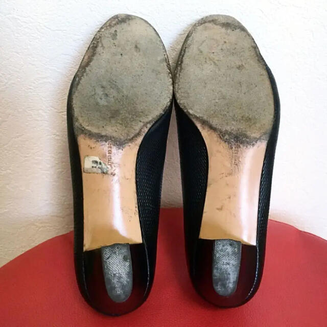 Salvatore Ferragamo(サルヴァトーレフェラガモ)のサルヴァトーレフェラガモ  パンプス　黒　ガンチーニ　　23.5 レディースの靴/シューズ(ハイヒール/パンプス)の商品写真