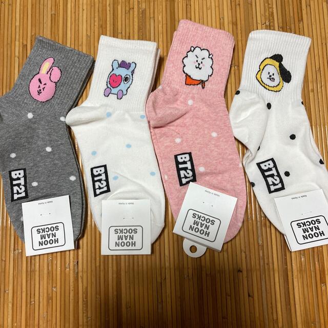 防弾少年団(BTS)(ボウダンショウネンダン)のbt21 靴下　新品 エンタメ/ホビーのタレントグッズ(アイドルグッズ)の商品写真