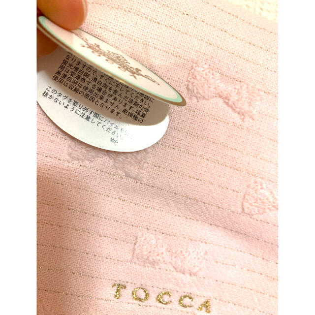 TOCCA(トッカ)の【タグ付き新品】toccaハンドタオル　ピンク色 レディースのファッション小物(ハンカチ)の商品写真