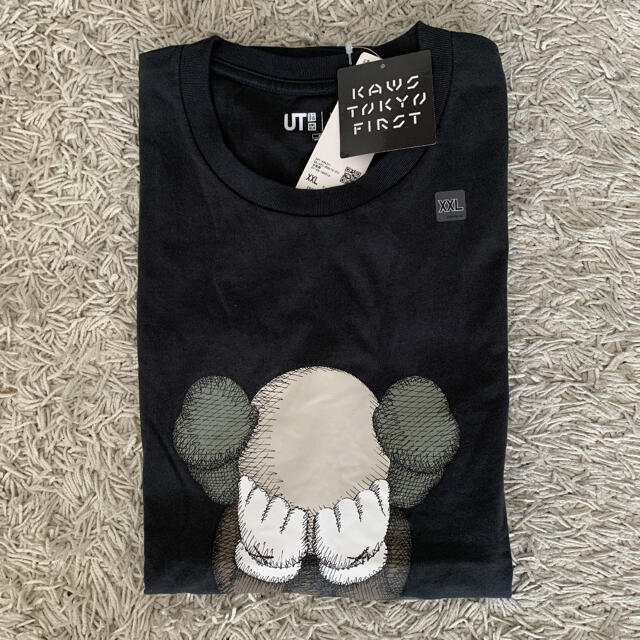 UNIQLO(ユニクロ)の【大人気‼︎】ユニクロ × カウズ KAWS コラボ UT Tシャツ　XXL メンズのトップス(Tシャツ/カットソー(半袖/袖なし))の商品写真