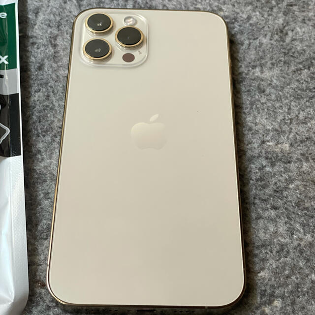 Apple(アップル)のiPhone 12Pro Max 256GB gold SIMフリー スマホ/家電/カメラのスマートフォン/携帯電話(携帯電話本体)の商品写真