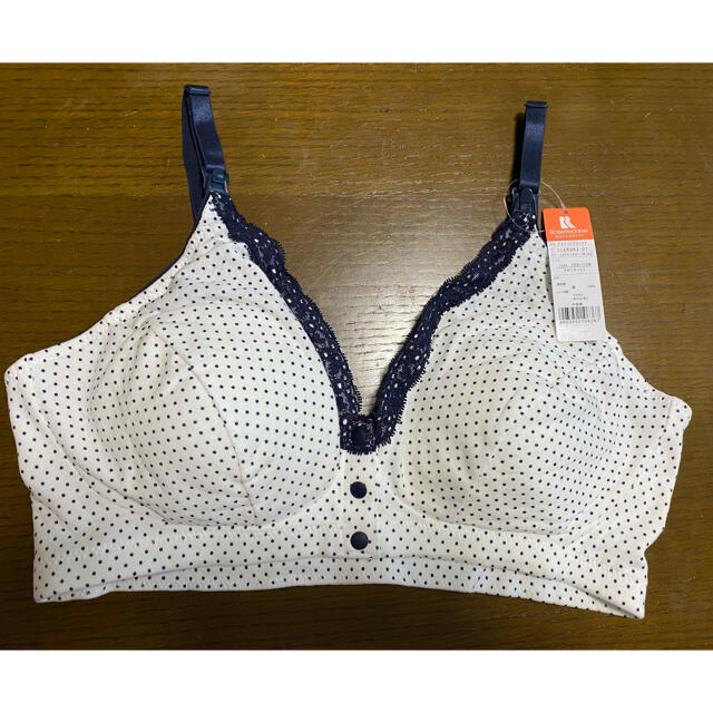 マタニティ授乳ブラ　 ゆったりLL‼️大特価‼️定価の半額以下‼️ キッズ/ベビー/マタニティのマタニティ(マタニティ下着)の商品写真