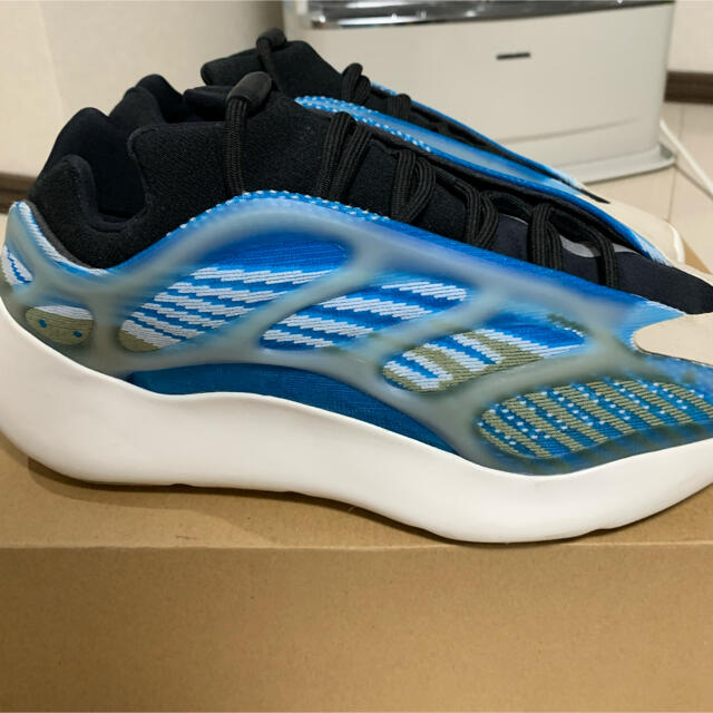 Yeezy 700 v3 アルザレス　28cm