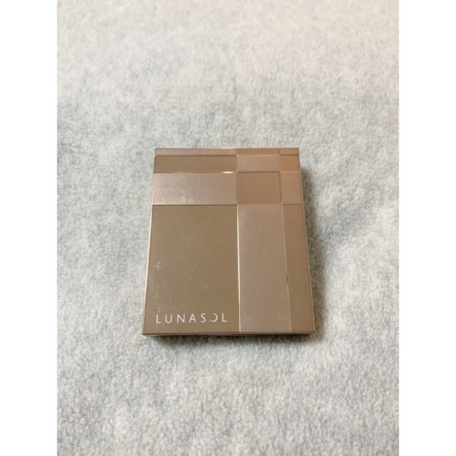 LUNASOL(ルナソル)のセール⭐︎ルナソル⭐︎パーティアイズ2017 アイシャドウEX01 コスメ/美容のベースメイク/化粧品(アイシャドウ)の商品写真