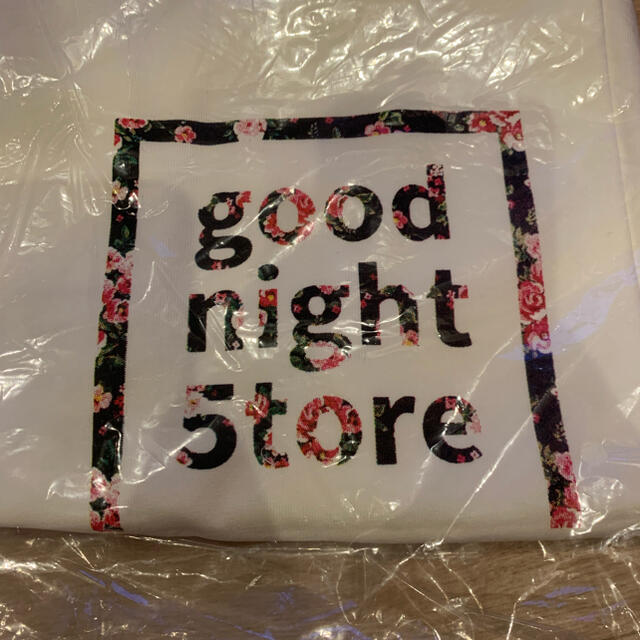 good night 5tore Tシャツ