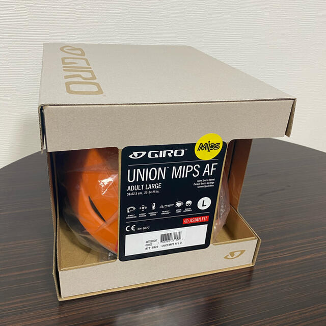 GIRO(ジロ)の20-21GIRO(ジロ)スキー/スノーヘルメット新品未使用 スポーツ/アウトドアのスキー(その他)の商品写真