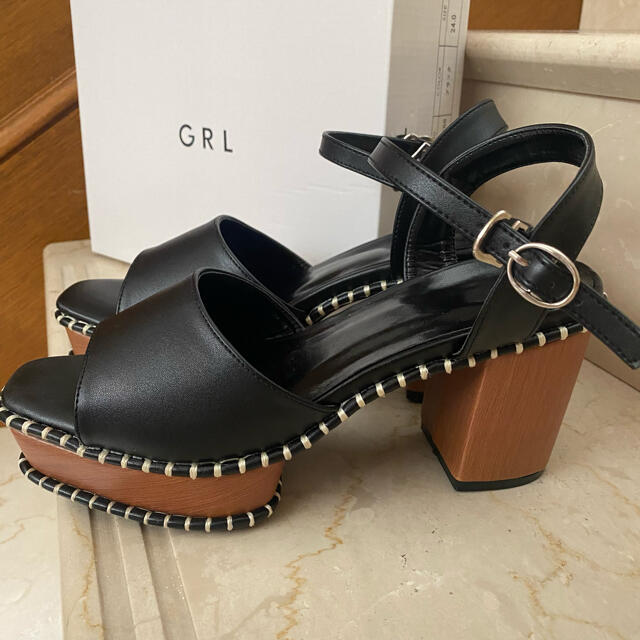 GRL ウッドヒール太ベルトサンダル レディースの靴/シューズ(サンダル)の商品写真
