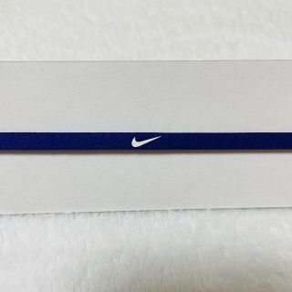 ナイキ(NIKE)のナイキ　ヘアバンド　紫　NIKE ヘッドバンド　バスケ　テニス　バレー(バスケットボール)