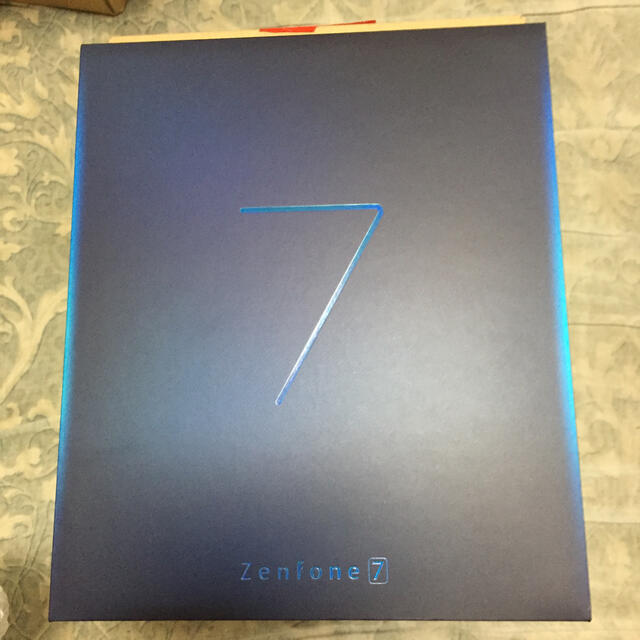 超安い品質 ASUS ZenFone7 5G ZS670KS ホワイト スマートフォン本体