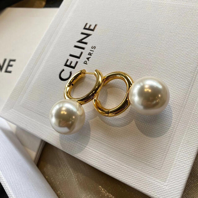 celine(セリーヌ)のパールピアス　 レディースのアクセサリー(ピアス)の商品写真