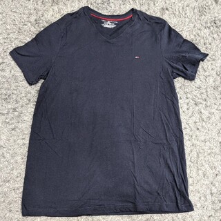 トミーヒルフィガー(TOMMY HILFIGER)のTOMMY HILFIGER　ワンポイント　Vネック　Tシャツ　ネイビー　紺(Tシャツ/カットソー(半袖/袖なし))