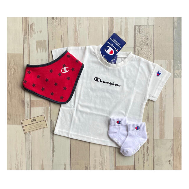 Champion(チャンピオン)の専用　数量限定✮出産祝い ギフトセット✮男の子用 キッズ/ベビー/マタニティのベビー服(~85cm)(Ｔシャツ)の商品写真