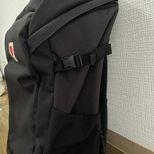 FJALL RAVEN(フェールラーベン)のUlvo30 (防水用30Lのリュック) 値段交渉受けます レディースのバッグ(リュック/バックパック)の商品写真