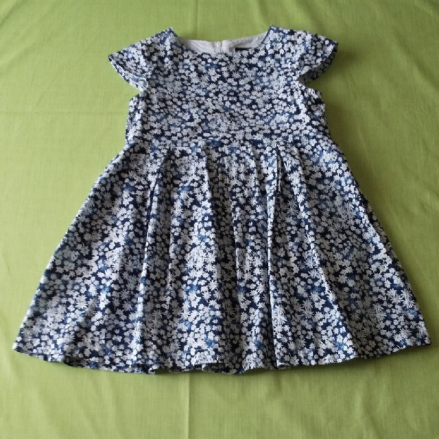 BeBe(ベベ)の専用です☆女の子ワンピース(110) キッズ/ベビー/マタニティのキッズ服女の子用(90cm~)(ワンピース)の商品写真