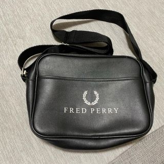 フレッドペリー(FRED PERRY)の値下げ済✨美品❣️FRED PERRY ショルダーバッグ⭐️(ショルダーバッグ)