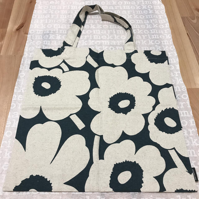 marimekko(マリメッコ)の新品　マリメッコ　ピエニウニッコ　トートバッグ レディースのバッグ(トートバッグ)の商品写真