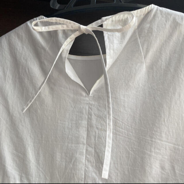 ヨリ　　ノースリーブ美品です^_^ 36サイズ レディースのトップス(シャツ/ブラウス(半袖/袖なし))の商品写真