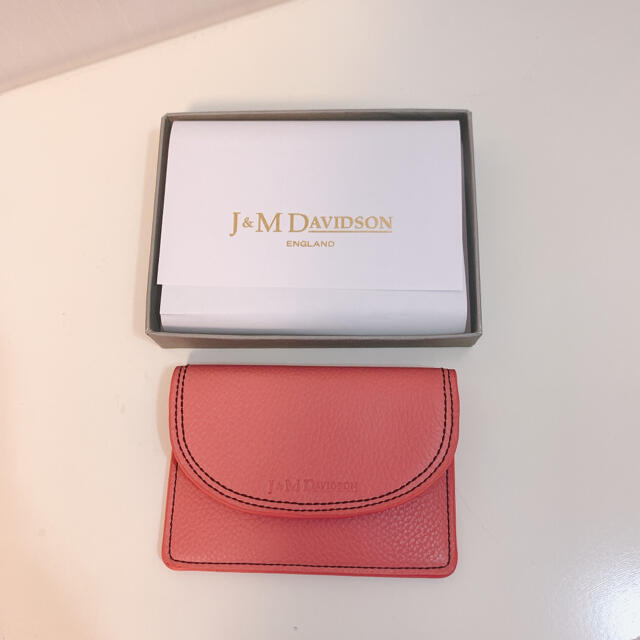 J&M DAVIDSON(ジェイアンドエムデヴィッドソン)のJ&M DAVIDSON   SQUARE POUCH　レザー フラップ ポーチ レディースのファッション小物(その他)の商品写真