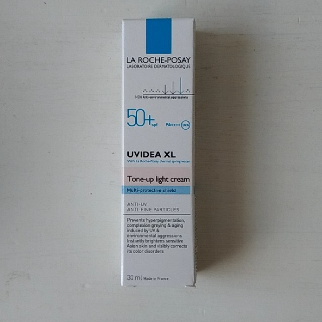 LA ROCHE-POSAY(ラロッシュポゼ)の新品　ラロッシュポゼ　トーンアップライト コスメ/美容のベースメイク/化粧品(化粧下地)の商品写真