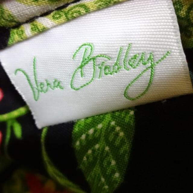 Vera Bradley(ヴェラブラッドリー)のVera Bradleyヴェラブラッドリー♡花柄キルティング黒×緑バッグ レディースのバッグ(ハンドバッグ)の商品写真