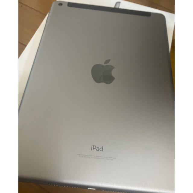 iPad(アイパッド)のIpad 6世代 au 32gb スマホ/家電/カメラのPC/タブレット(タブレット)の商品写真