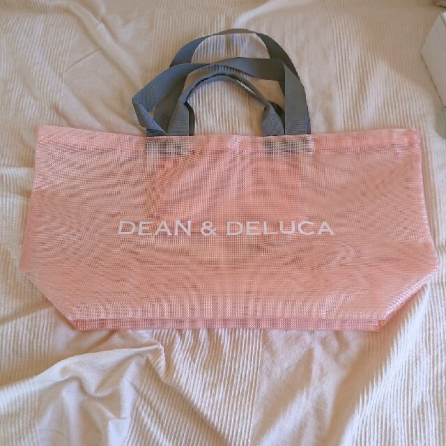 DEAN & DELUCA(ディーンアンドデルーカ)のDEAN&DELUCA メッシュトートバッグ ピンク×グレー Lサイズ レディースのバッグ(トートバッグ)の商品写真