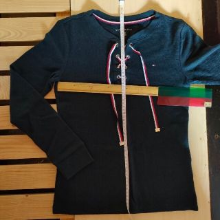 トミーヒルフィガー(TOMMY HILFIGER)のTOMMY　トップス(カットソー(長袖/七分))