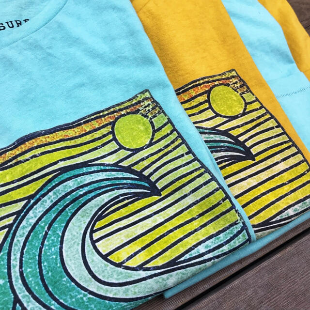 STANDARD CALIFORNIA(スタンダードカリフォルニア)の夏コーデ　LUSSO SURF レトロプリントTシャツ　Sサイズ☆RVCA メンズのトップス(Tシャツ/カットソー(半袖/袖なし))の商品写真