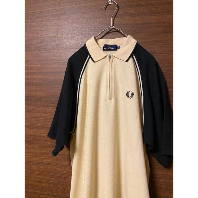 FRED PERRY(フレッドペリー)の【美品】FRED PERRY フロントハーフジップ　ポロシャツ☆ メンズのトップス(ポロシャツ)の商品写真