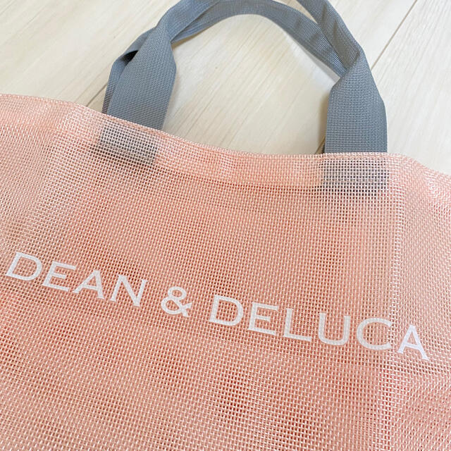 DEAN & DELUCA(ディーンアンドデルーカ)のdean&deluca メッシュトートバッグ　ピンクS レディースのバッグ(トートバッグ)の商品写真