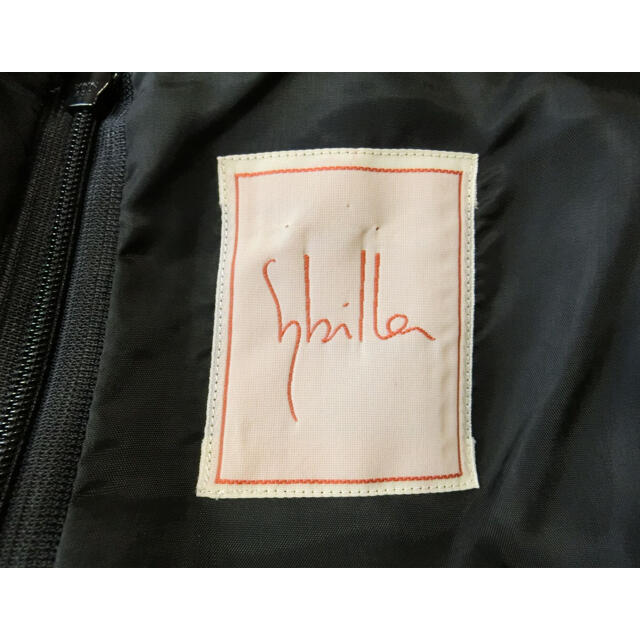 Sybilla(シビラ)のSybilla シビラ　黒でシフォン生地がジグザグに巻いてあるワンピース M レディースのワンピース(ロングワンピース/マキシワンピース)の商品写真