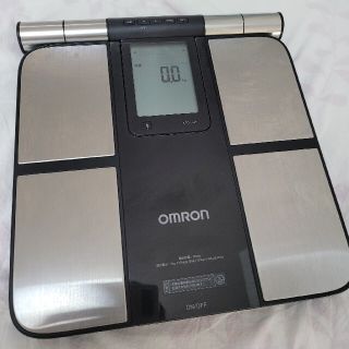 オムロン(OMRON)のオムロン　体組織計　体重計　KRD-703T(体重計/体脂肪計)