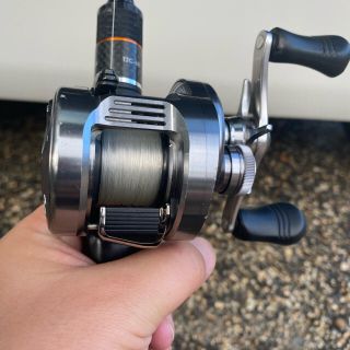 シマノ(SHIMANO)の20カルカッタコンクエスト DC100 ジョイクロ128 おまけ付き(リール)