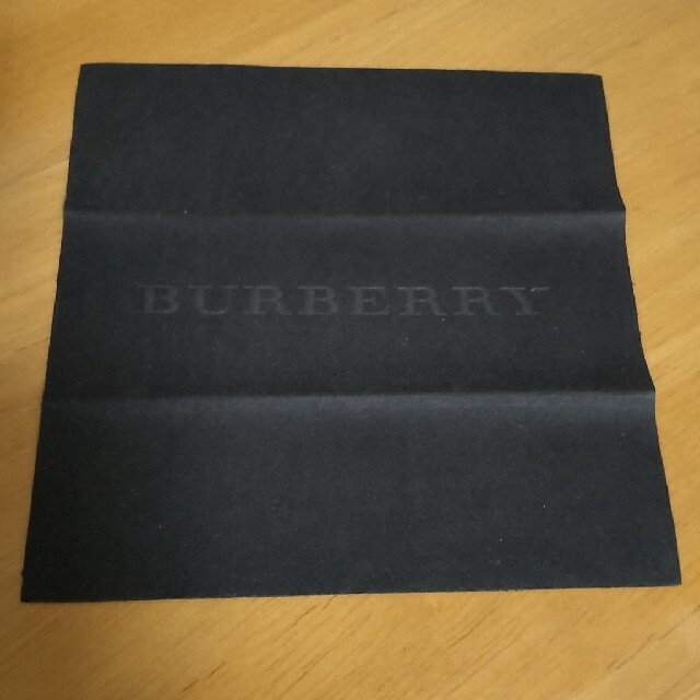 BURBERRY(バーバリー)のよしさん専用バーバリー純正サングラスケース新品未使用 レディースのファッション小物(サングラス/メガネ)の商品写真