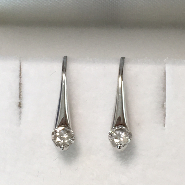 天然ダイヤモンド　フックピアス　0.2ct  k14WG 3